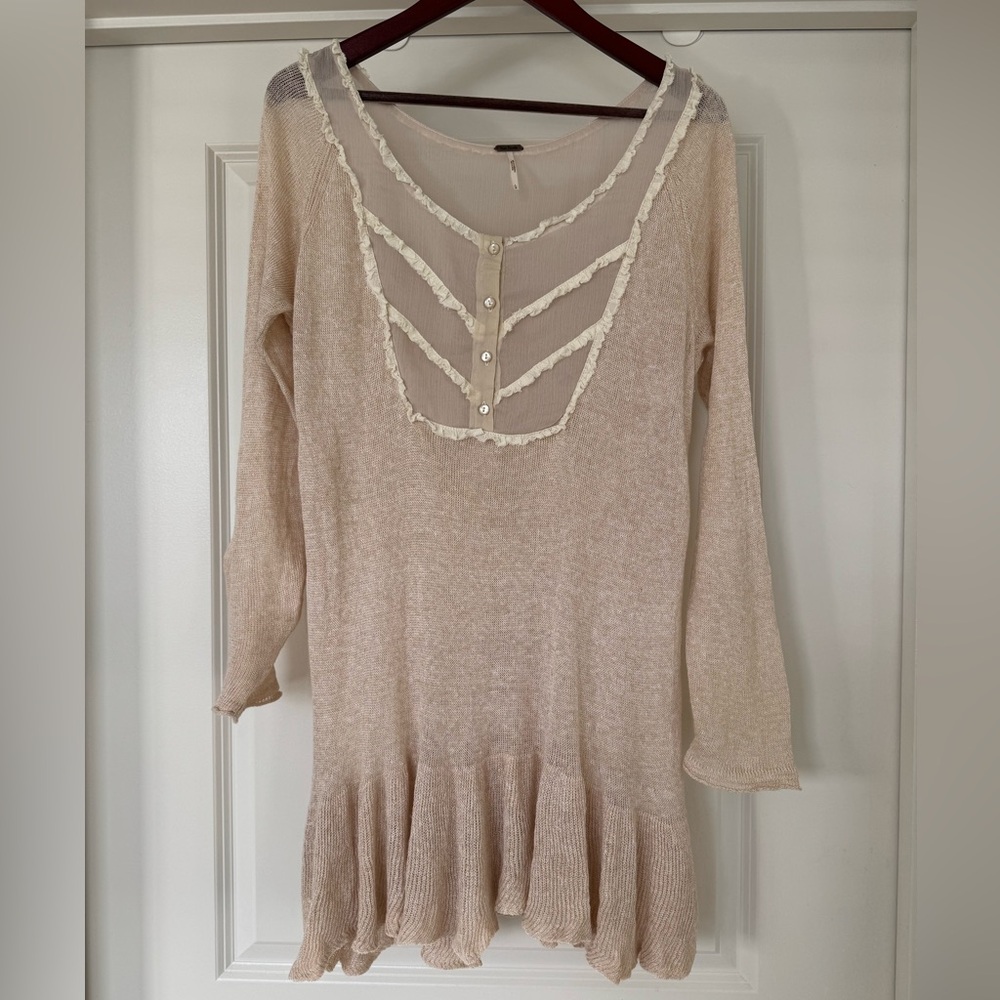 Free People FB Relaxed Beige Ruffle-y Knit Top Size L